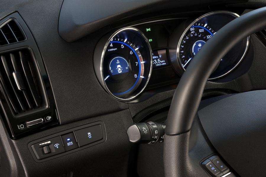  Hyundai Sonata 2013 года  (фото 9 из 12)
